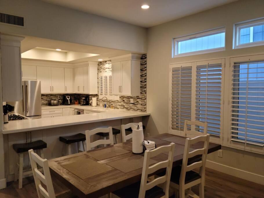 Steps To The Beach, Piers, Downtown Villa Huntington Beach Exterior photo